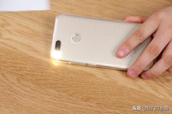 卫生纸质量好不好？只要用手机照一下就知道，再也不怕买到假纸了