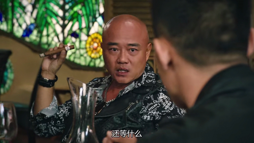 拒绝不了钱吧？《猎狐》唐洪一句台词，价值观让人愤怒