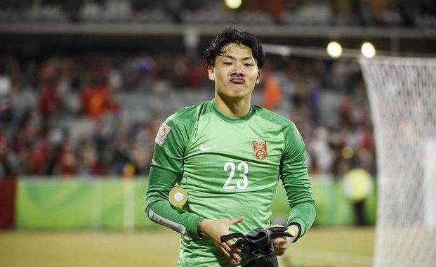 唏嘘不已!曾经头号国门如今坐穿板凳,寻求转会或是最好选择