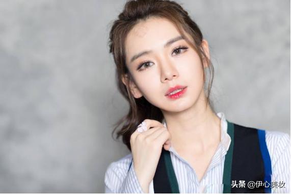 如何补妆不化妆,如何快速补妆以及化妆技巧