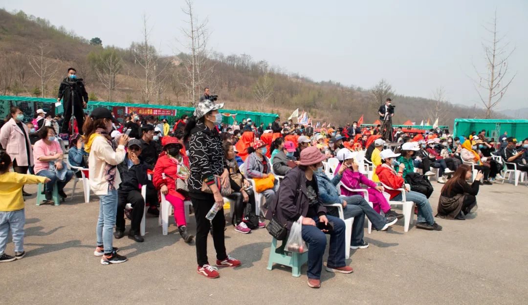 中国玉都岫岩映山红景区,岫岩黄岭子千亩映山红景区等你来
