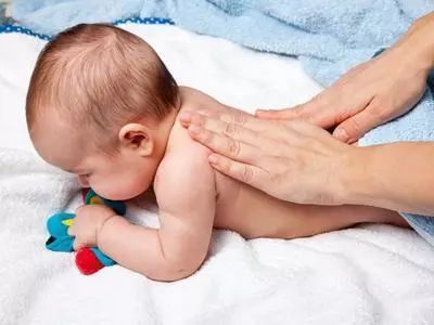 夏天宝宝长痱子怎么办,宝宝夏季长痱子怎么办