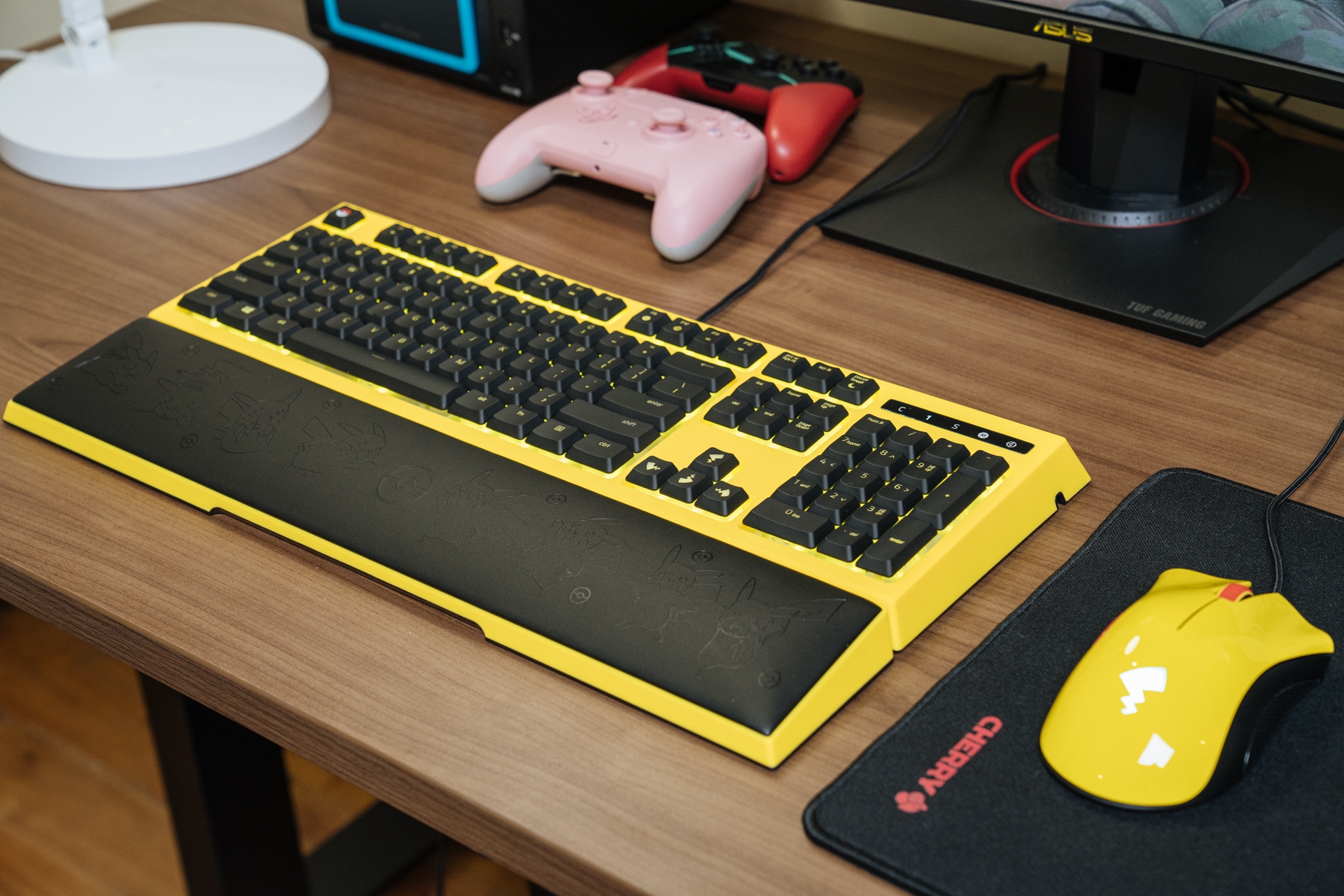 袖珍建造游戏布置图,平民游戏桌面布置