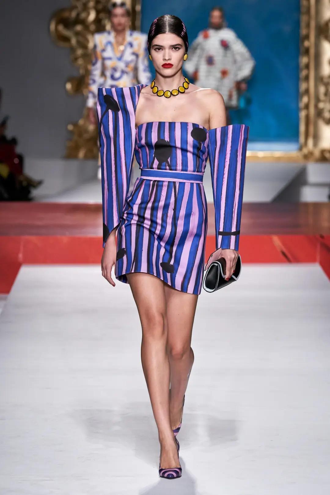 要什么漫画腿，明星们人手一件的漫画衣你怎么还没有？