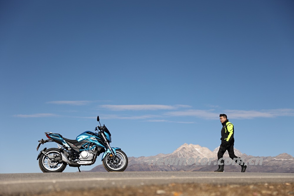 川西去看贡嘎雪山,川西看雪山和草原