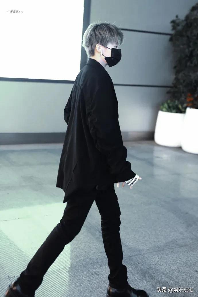 张艺兴刘雨昕ck广告视频,ck代言人刘雨昕最新内衣