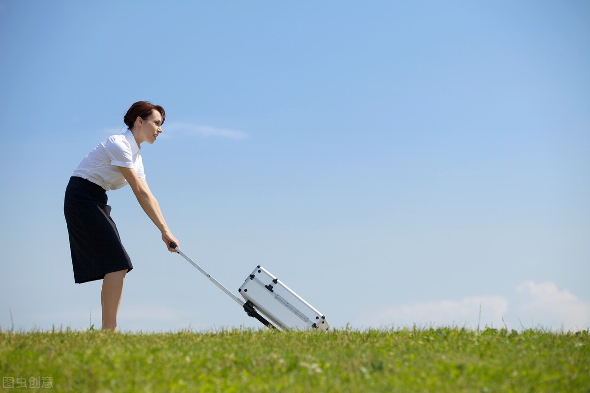 敌对20年后，她发现母亲只是个可怜人：被父母伤害不原谅也是和解