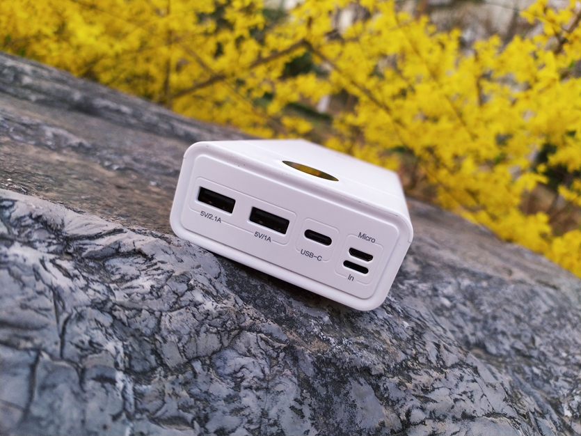 爱国者移动电源10000毫安好吗,爱国者移动电源充放电