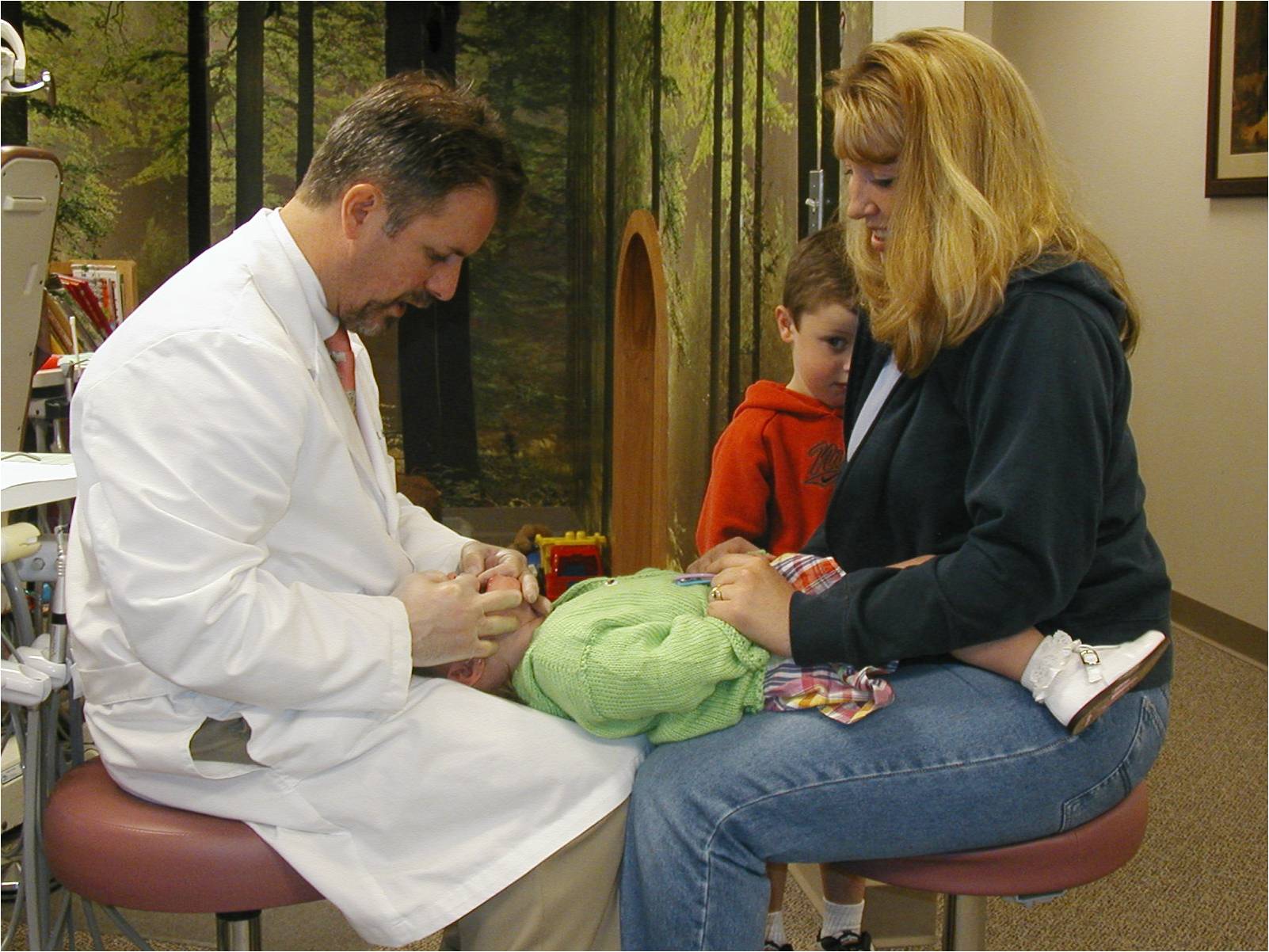 宝宝出牙口腔护理操作,宝宝出牙时期护理技巧大全