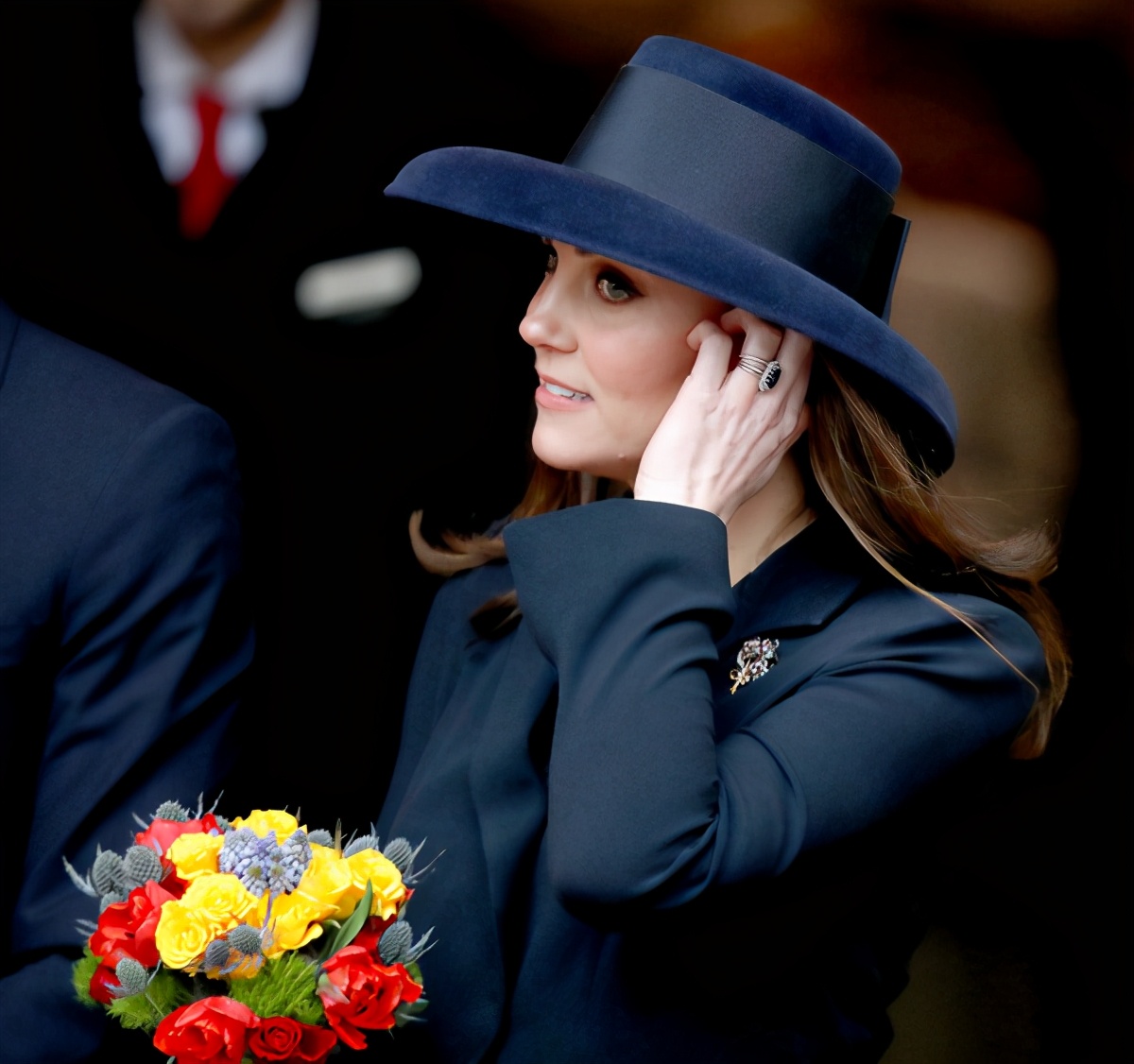 凯特王妃戴戴安娜王妃头饰,凯特王妃戴的是什么头饰