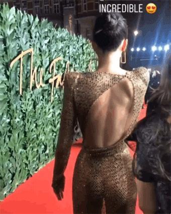 年赚1.5亿成家中最穷，生在名利场，把所有想要的都拿到她才23岁