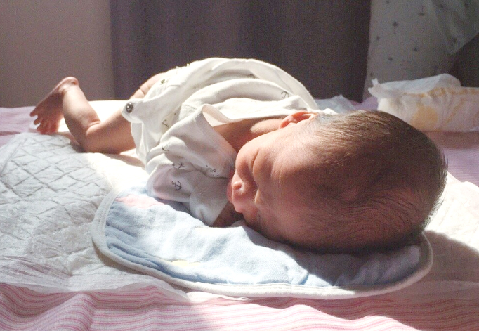 秋季护理宝宝肌肤秘诀,秋天干燥宝宝护肤霜