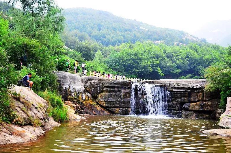 我站在方城大山的伤口