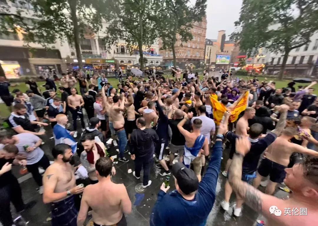 街头斗殴、醉酒裸奔...一大波短裙男子不顾警告涌入伦敦