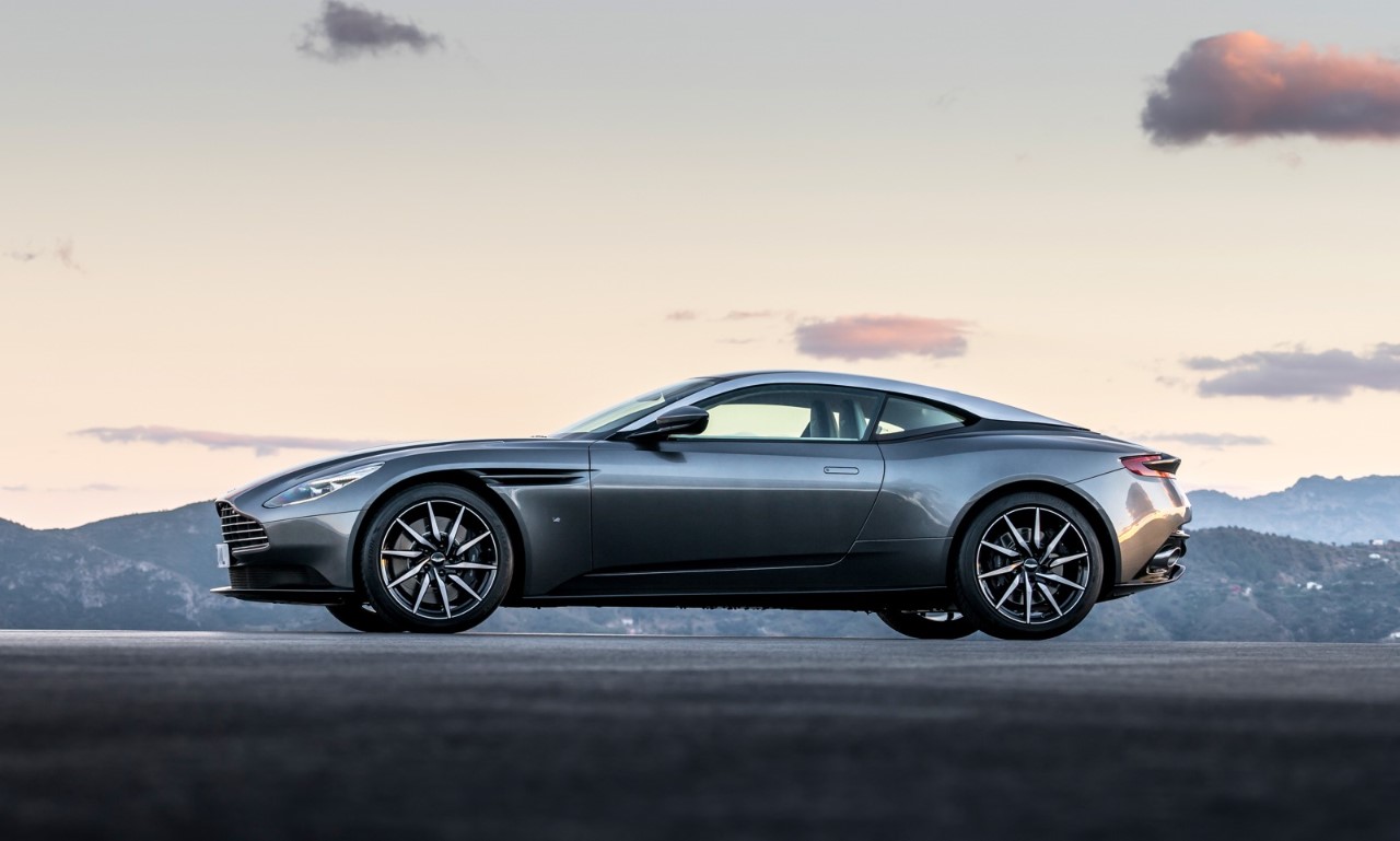 法拉利roma内饰详解,法拉利roma迈莎锐版