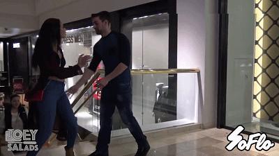 易烊千玺王俊凯摸手,易烊千玺摸王俊凯的头