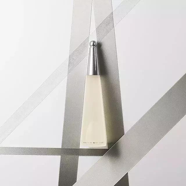 香奈儿蔚蓝香水淡香好还是浓香好,适合夏天香水持久淡香