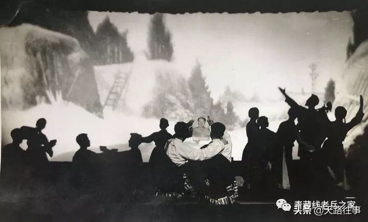 文艺兵跳芳华,文艺兵芳华话剧