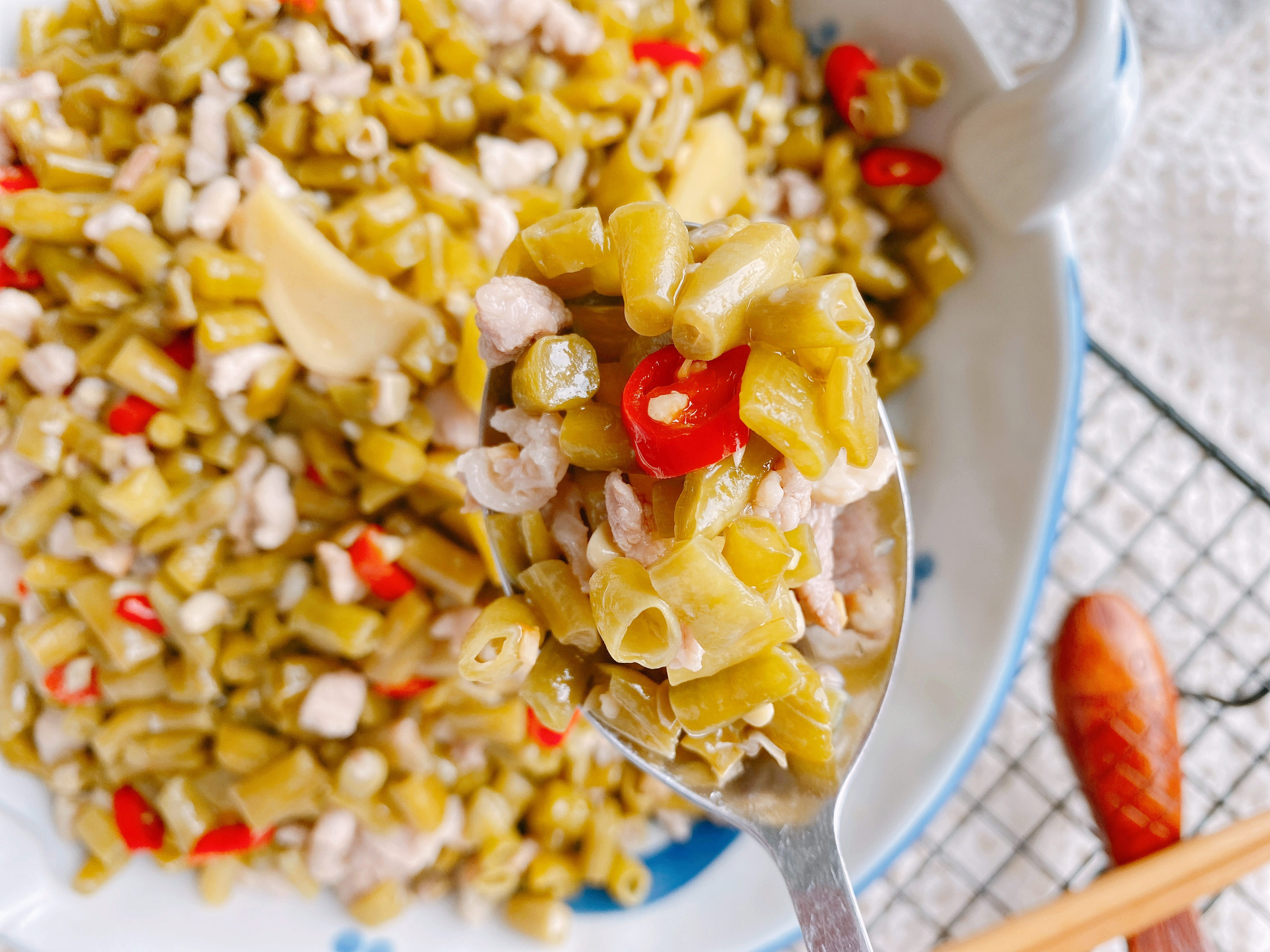 快速自制酸豆角的腌制方法大全,酸豆角怎么腌制才会又脆又好吃