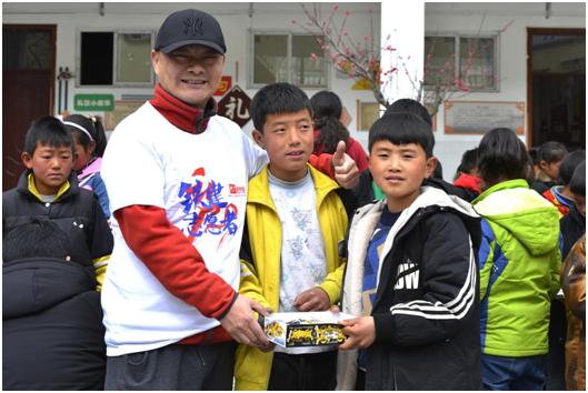 鍏崇埍闈掑皯骞村叕鐩婃垚闀胯惀,鍏崇埍鍎跨绛戞ⅵ璧疯埅蹇楁効鏈嶅姟娲诲姩