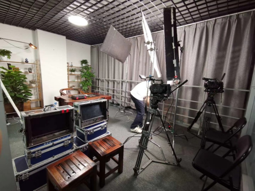 《一份浓情蜜意》文/周荔