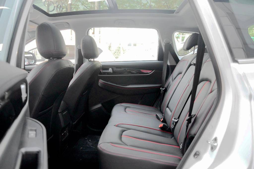 东风风行景逸属于什么档次的车,景逸x5哪个配置最具性价比