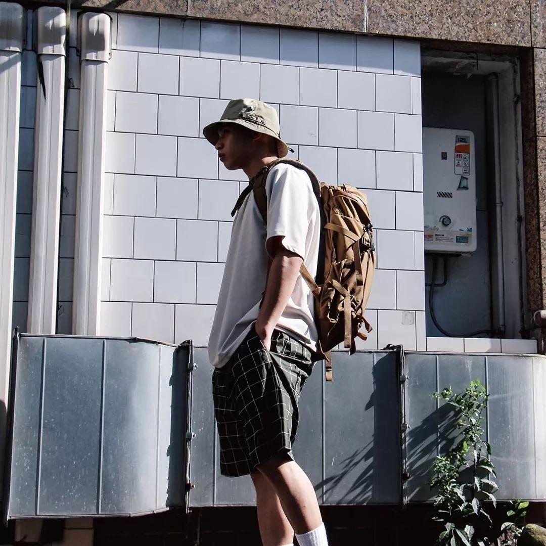 跟风夏日爆款户外风？这样穿又帅又凉快！日本潮店探险