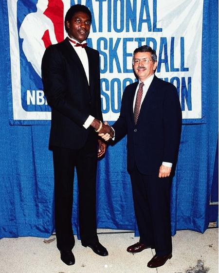 人物I奥拉朱旺—非洲男孩驰骋NBA,90年代四大中锋华山论剑