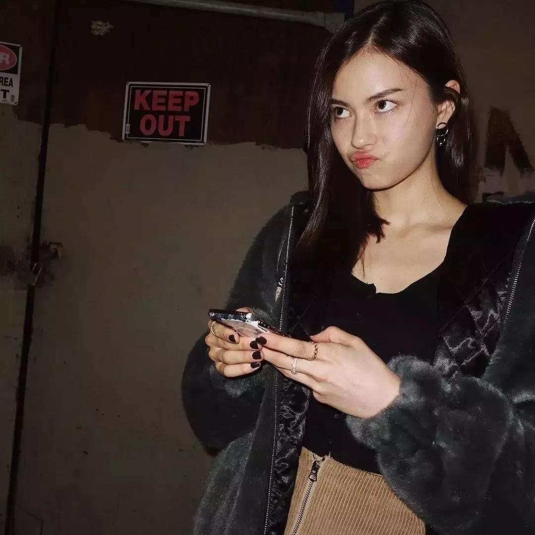 日本小野模突然爆火，*服私**穿搭也超出众，女大佬形象太抢眼