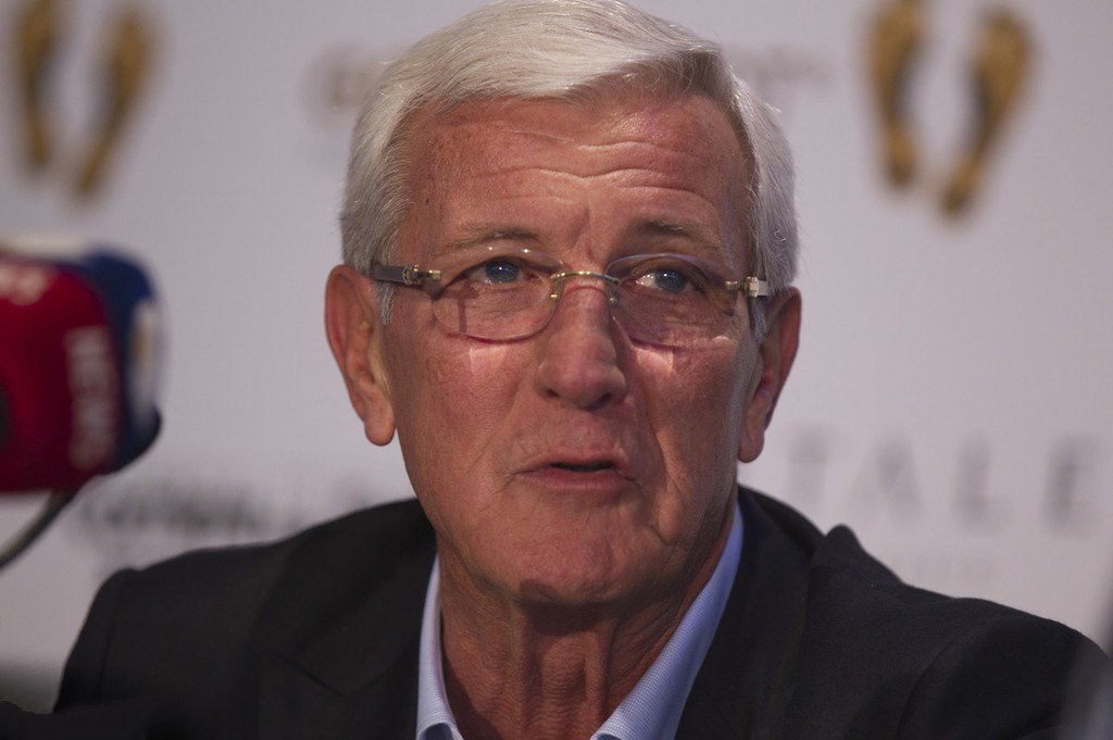 足球的搞笑时刻看完真笑死了,足球赛场那些经典搞笑瞬间