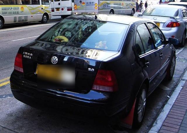 奔驰在香港很畅销，为啥只有S400卖不动？当地人：商场电梯有答案