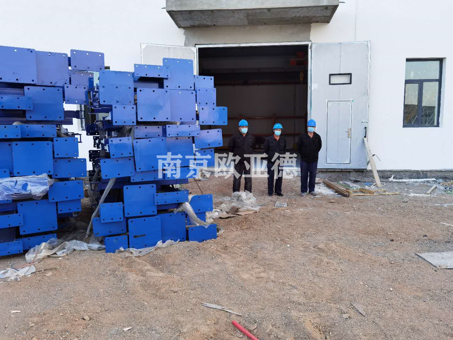 甘肃省伸缩悬臂货架,热烈庆祝预制箱梁圆满完工