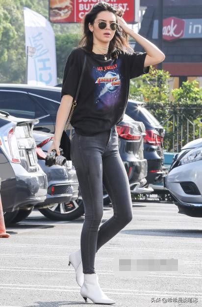 黑色猫爪鞋怎么搭配,猫爪形状的鞋子高帮