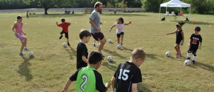 国足差到了哪个地步,国足12强vs澳大利亚场地