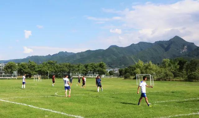 小学生陕西西安封闭式足球夏令营,西安少年夏令营团购