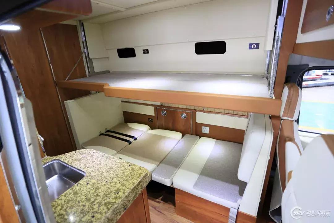 可住4人b型房车,最合理的b型房车布局4座