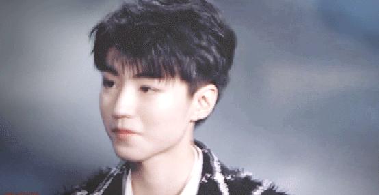 回眸一笑百媚生人生难得几回眸,回眸一笑百媚生古装美女回眸瞬间