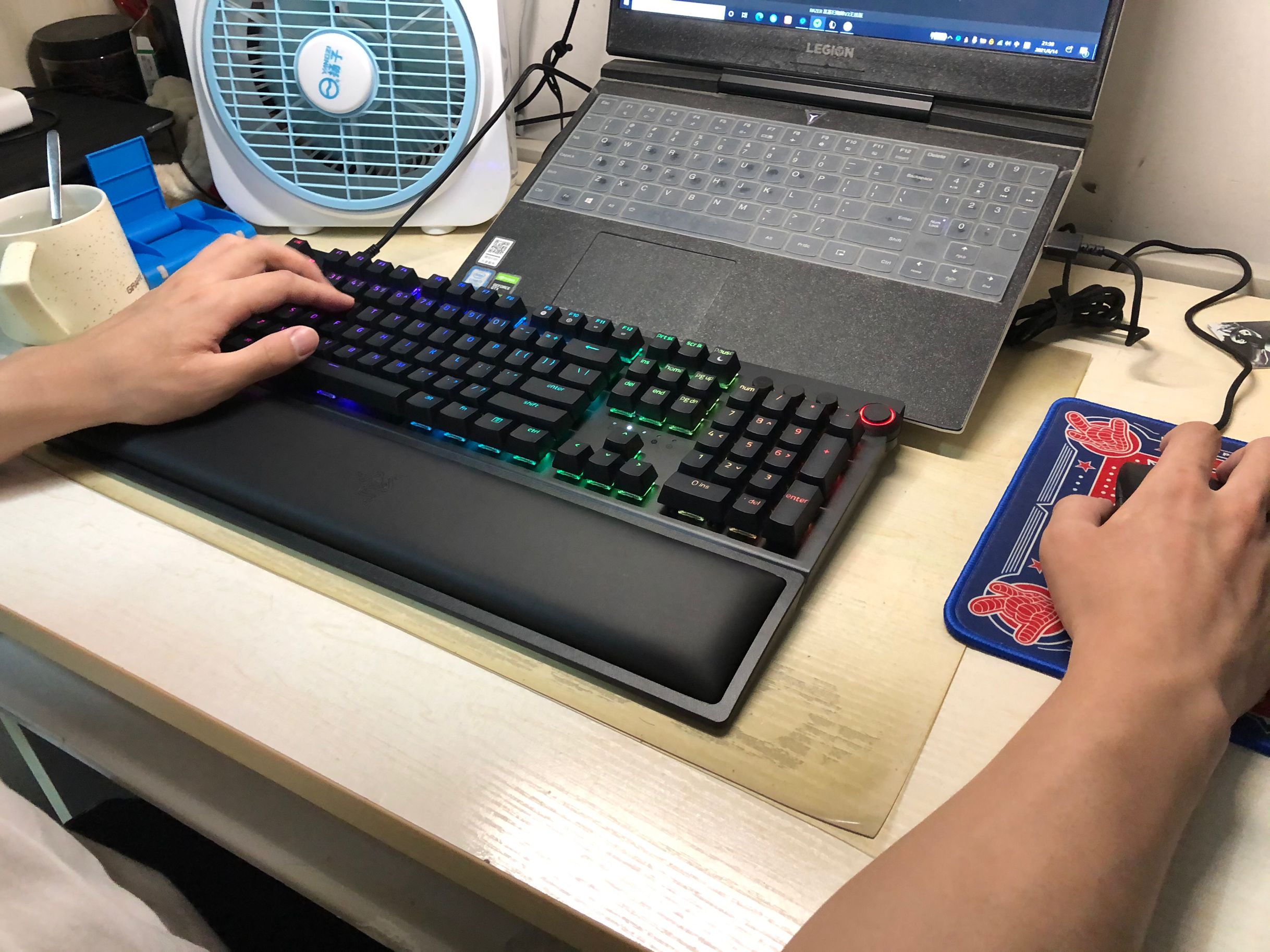 雷蛇黑寡妇v3键盘如何调节灵敏度,雷蛇黑寡妇游戏键盘测评