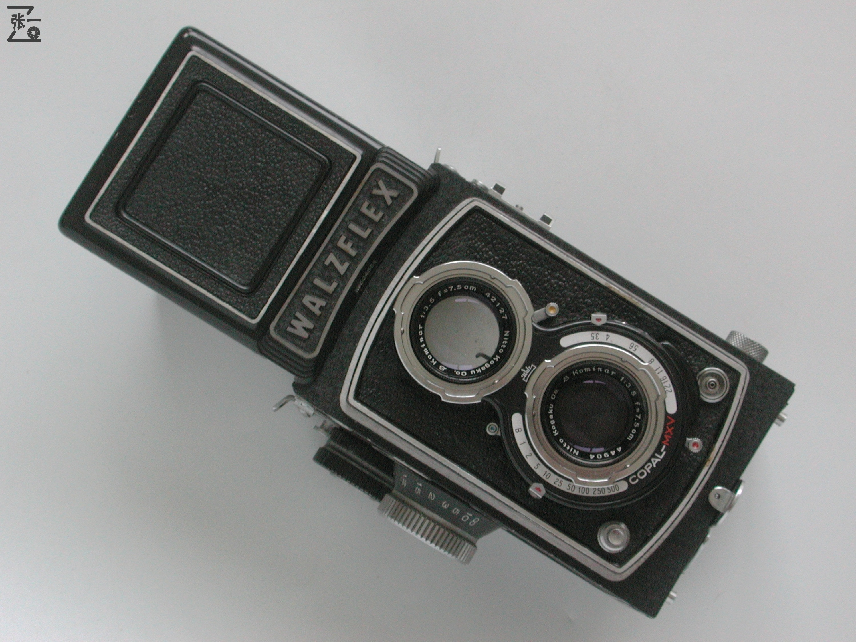 右手调焦的双反照相机：WalzflexIIIA！日本制造