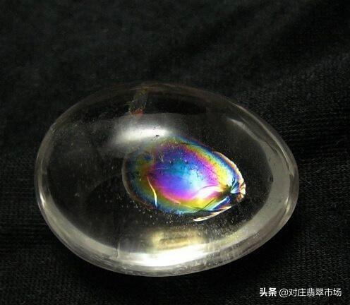 宝石必须具备的三大特征,如何在自然光下鉴别宝石