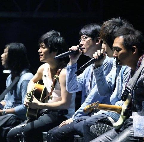 周杰伦华晨宇同一天演唱会,周杰伦华晨宇北京演唱会直播