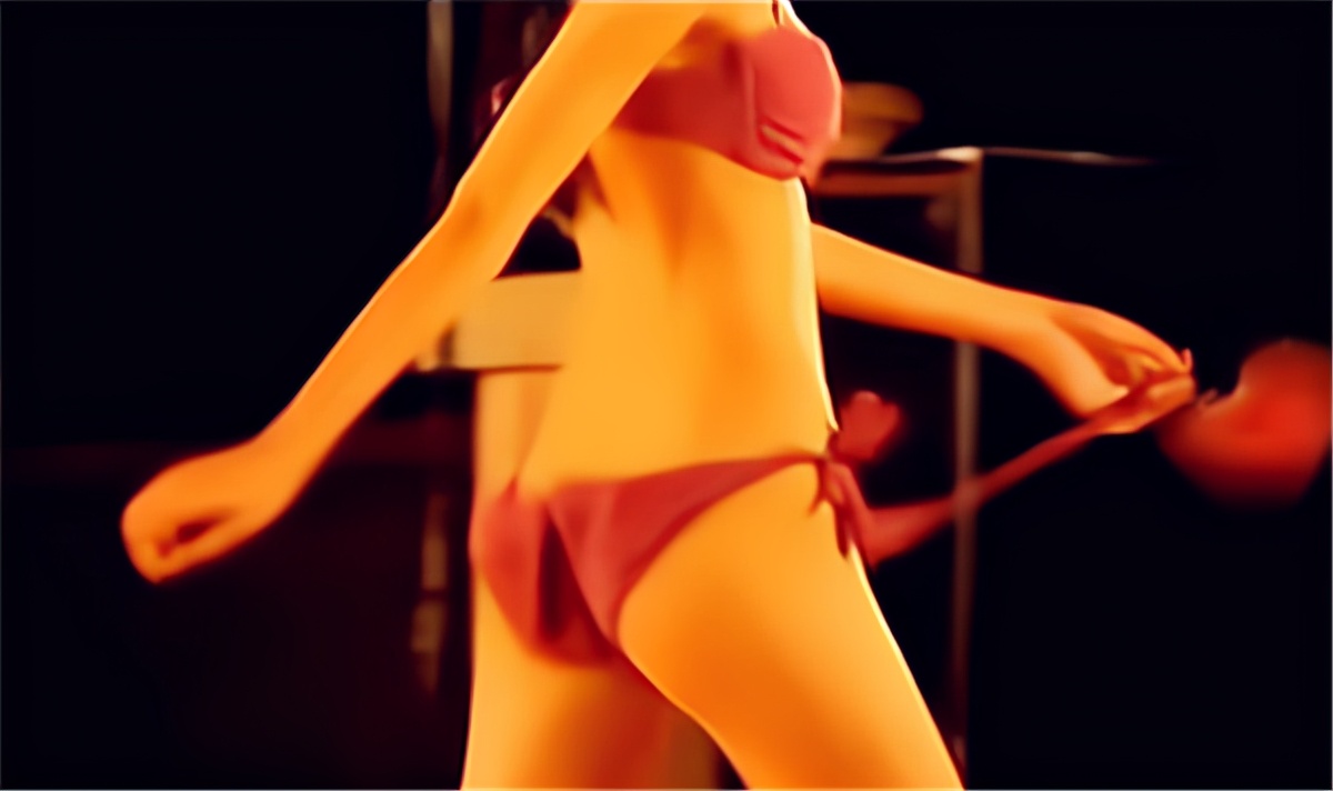 她曾是央视最美主持,她是央视最美主持人