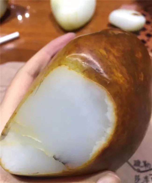 真正的玉石怎样分辨真假,玉石造假手段你知多少