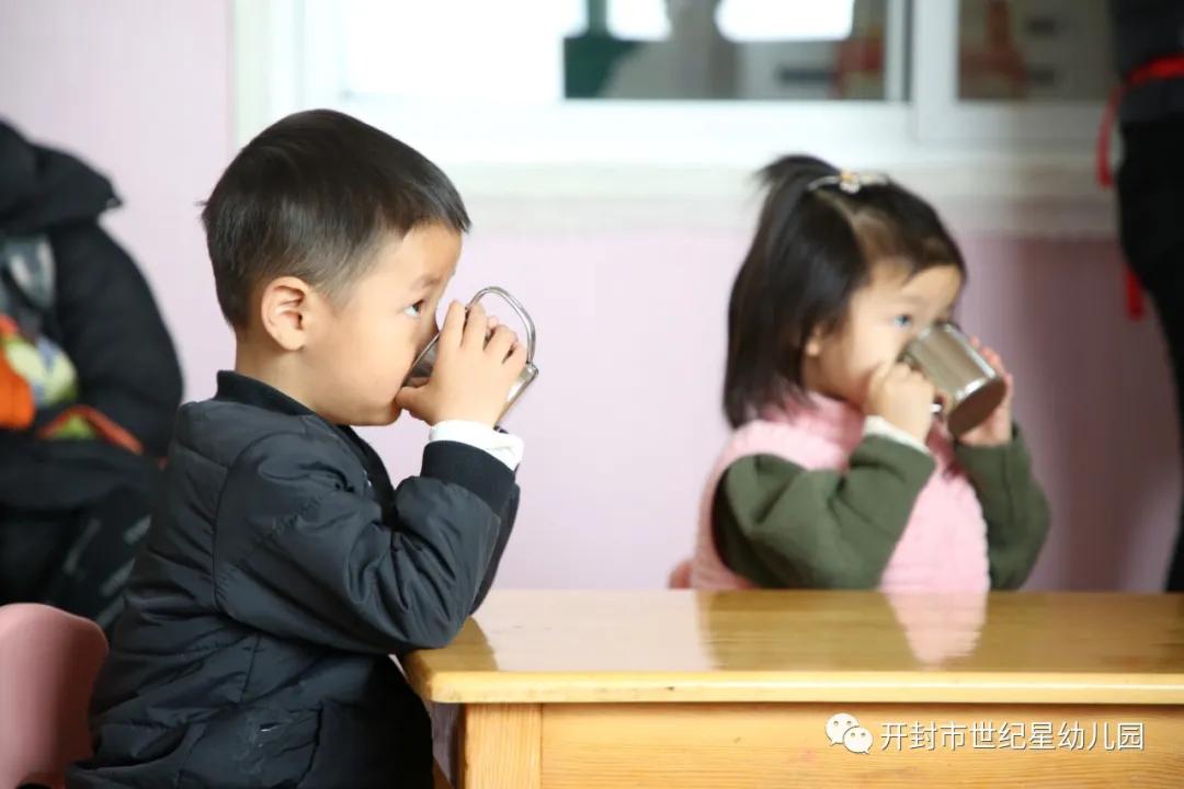 你好，小宝贝：世纪星艺术学院幼儿园新生半日体验活动