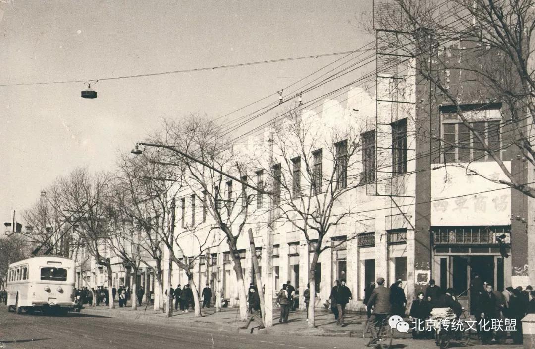 70年代吃烧烤,70年代一元钱下馆子能吃到什么饭