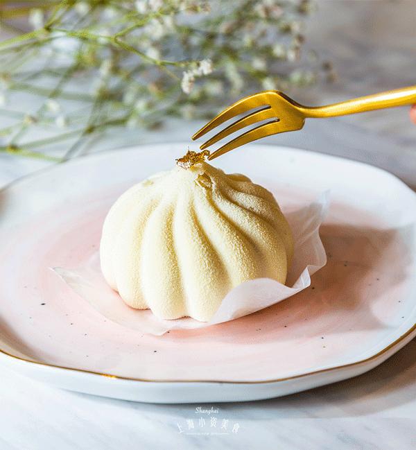 人广新开宝藏甜品店，把小笼包做成了慕斯蛋糕！