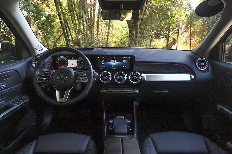 梅赛德斯奔驰glb2020款油电混合,奔驰梅赛德斯glb是什么级别的