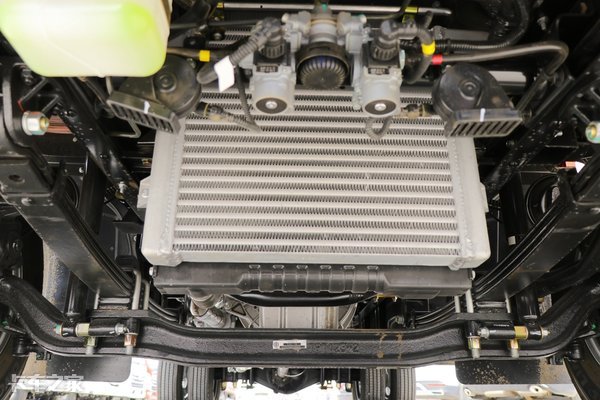 云内德威d25轻卡,云内d25发动机配法士特8挡轻卡