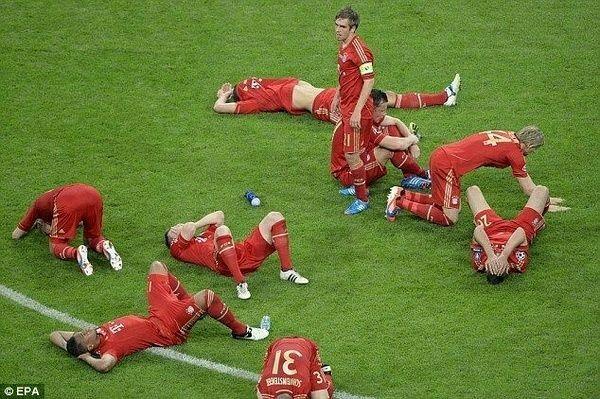 体育史上最伟大的100个瞬间,齐达内与大力神杯擦肩而过解说