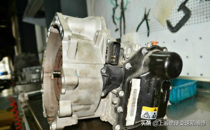 大众迈腾故障修理,大众迈腾变速箱故障在上海维修